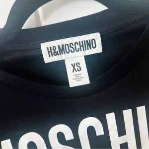 新品未使用　Ｈ＆Ｍ　MOSCHINO  ディズニー　Tシャツ　ドナルド　デイジー h&m moschino モスキーノコラボtシャツ ドナルド ディズニー